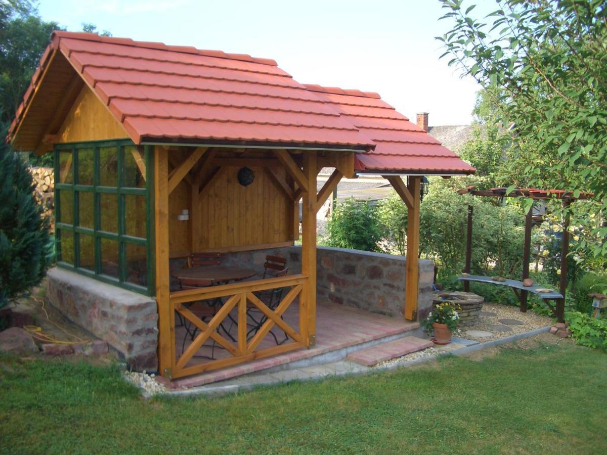 Bundi Vendeghaz Hotel Kehidakustány Exterior photo