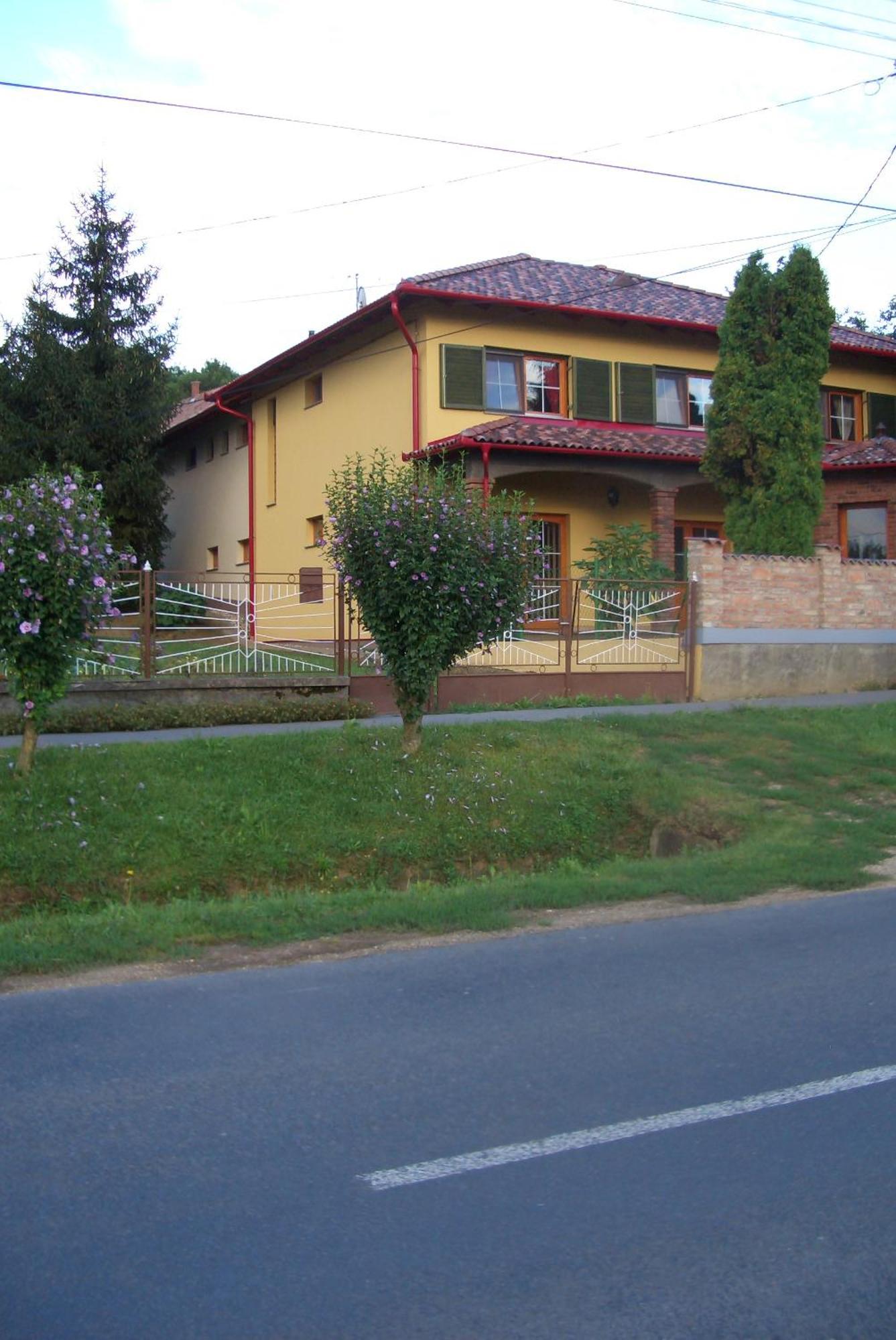 Bundi Vendeghaz Hotel Kehidakustány Exterior photo
